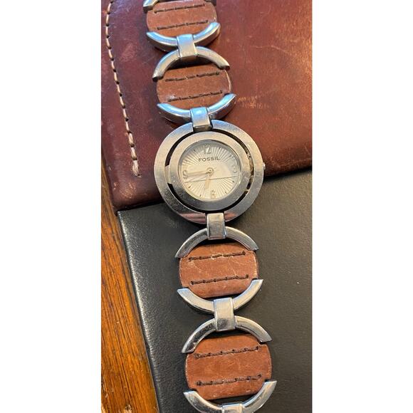 Women's Fossil F2 Watch, Silver Tone and Leather Band, ES-1976 - Picture 4 of 4
